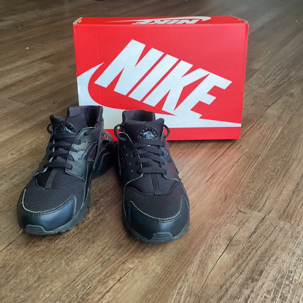 Triple Black Huarache Run